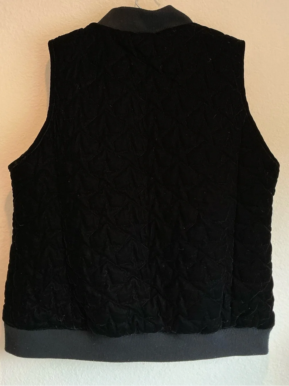 kensie Black Quilted Star Sleeveless Bomber Vest - size XL